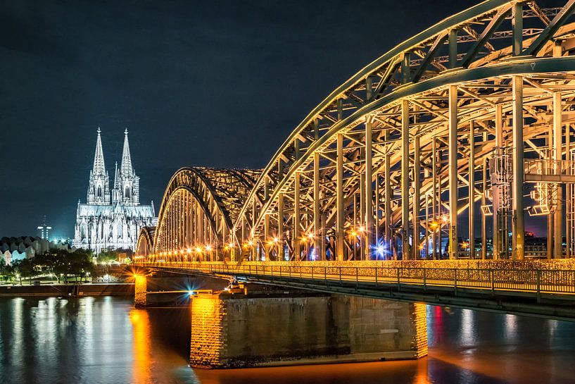 cologne two towers at night von Sven Frech