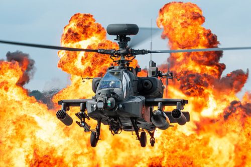 AgustaWestland Apache aanvalshelikopter met explosies