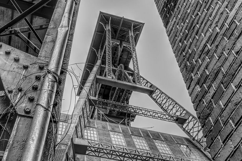 Mining tower B-mine Beringen by Joel Houbrigts