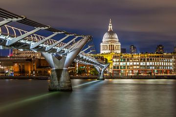 LONDEN St Paul's in een lichtzee van Melanie Viola
