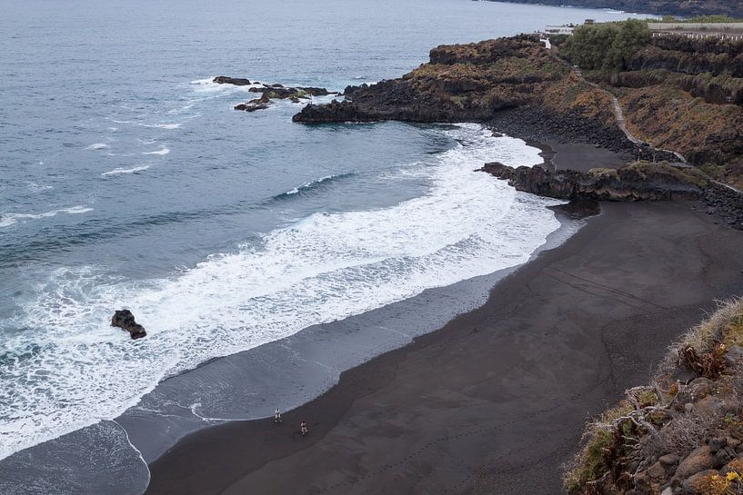 Sound of the sea on the coast by Gottfried Carls