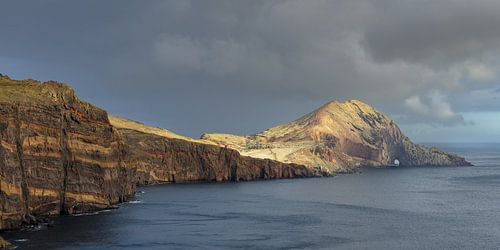 Vulkanische Weite am östlichen Ende Madeiras von Walter G. Allgöwer