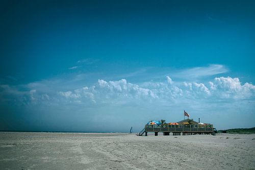 Pavilion Paal 3 on Schiermonnikoog – a beach bar on stilts