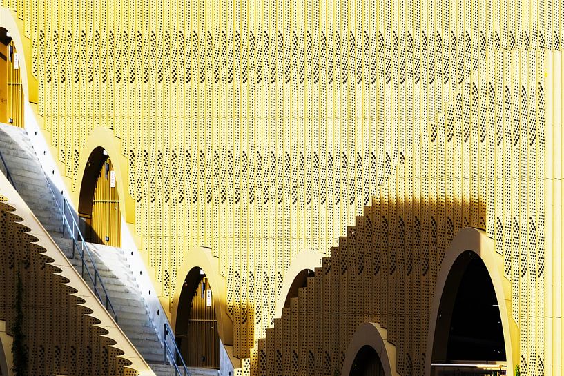 Golden facade by Maerten Prins
