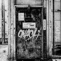 porte d'ascenseur dans une centrale électrique