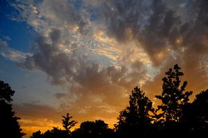 Schöner Himmel mit Wolken
