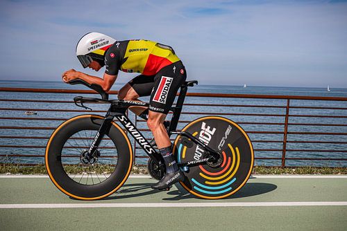 Remco on his way to his first pink jersey
