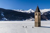 Kerktoren in Reschensee van Jan Schuler thumbnail