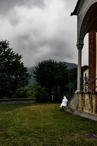 Non op trap bij kerk