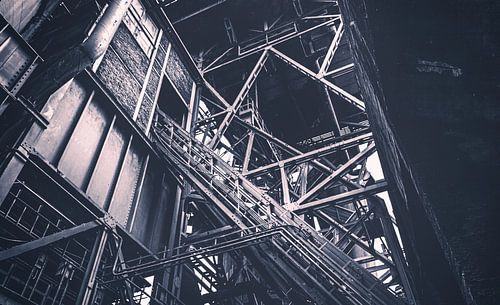 Trap naar de hoogoven - Landschaftspark Duisburg Nord - staalfabriek, kolenmijn en ijzerfabriek in h