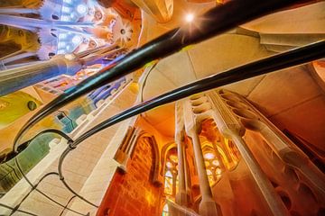 Interieur van de Sagrada Familia in Barcelona - ontwerp van Gaudi van Chihong