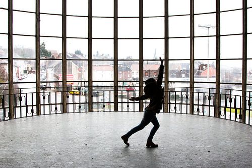 Dancing in the Piscine du Mosq building