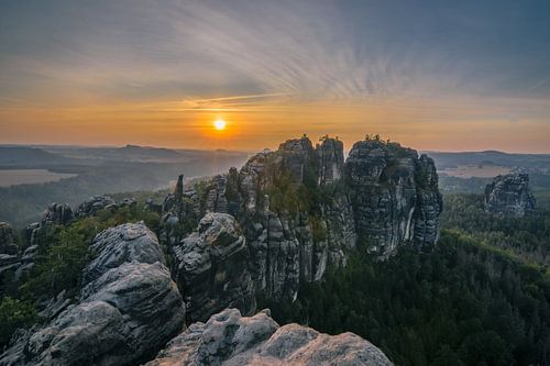 Zonsondergang boven de Schrammsteinen