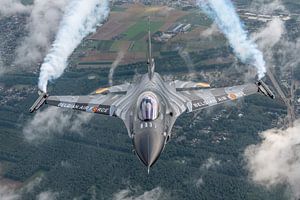 Cabine de démonstration Dark Falcon F-16 de la Force aérienne belge.
