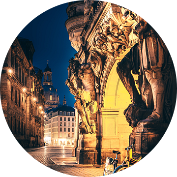 Dresden, bij nacht - Augustus straatboog met statuur van Fotos by Jan Wehnert