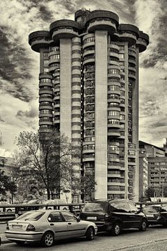 Torres Blancas in Madrid von Dennis Morshuis
