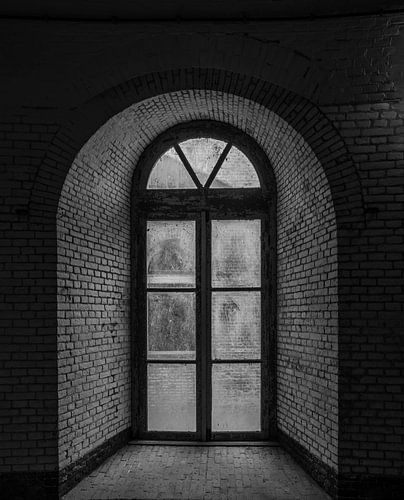 Oud urbex raam kozijn