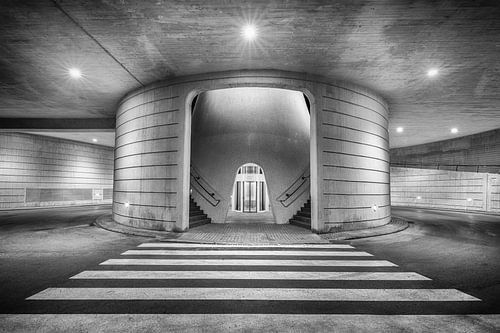 Black & White parking Parkeergarage bij Ciudad de las Artes y de las Ciencias in Valencia