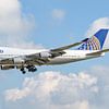 United Airlines Boeing 747-400 passagiersvliegtuig. van Jaap van den Berg