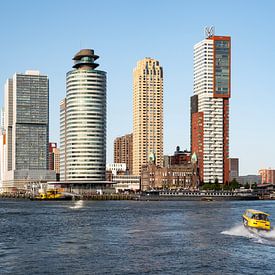 Skyline "Kop van Zuid" Rotterdam met watertaxi van Henk Elshout
