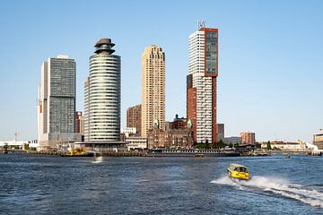 Skyline "Kop van Zuid" Rotterdam met watertaxi van Henk Elshout
