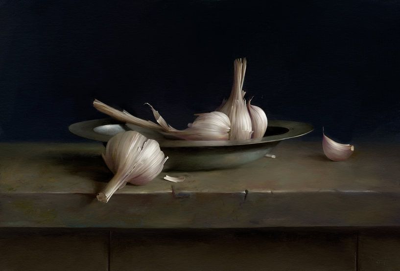 Knoblauch auf Zinnschale von annemiek art