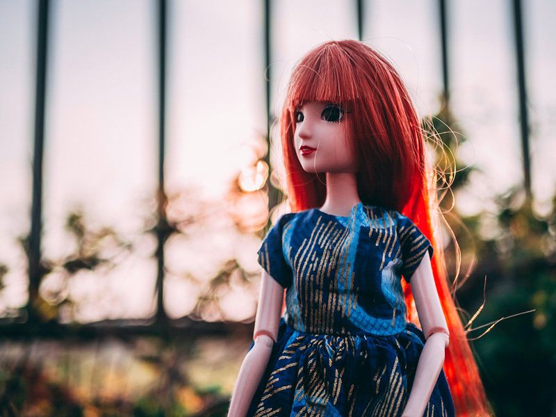 Fashion doll with red hair sur Margreet van Tricht