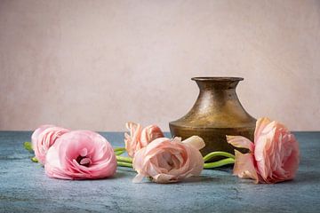 Vase mit Blumen / Stillleben von Photography art by Sacha