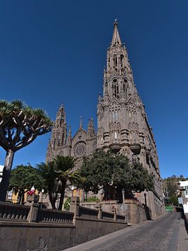 Kerk van San Juan Bautista, Arucas, Gran Canaria van Timon Schneider