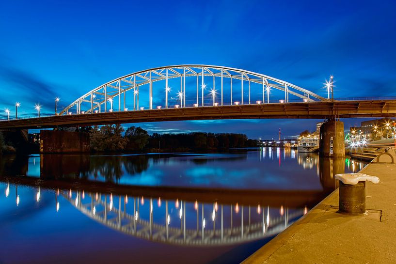 Arnhem, photo de nuit du pont John Frost par Anton de Zeeuw