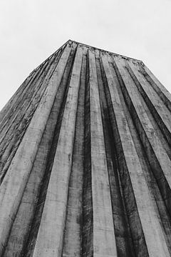 Brutalistische kerk ᝢ architectuurfotografie Leon Stynen ᝢ België van Hannelore Veelaert