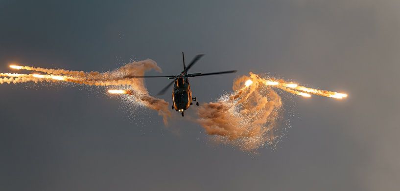 Agusta A 109 Demo Team der belgischen Luftwaffe. von Jaap van den Berg