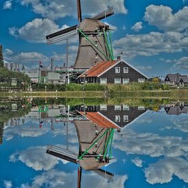 Wasserreflexion, Zaanse Schans, Niederlande von Maarten Kost