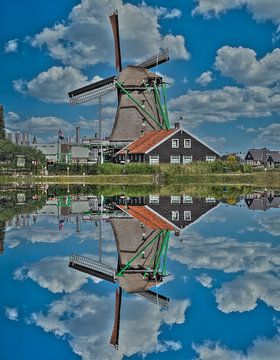 Water Reflection, Zaanse Schans, The Netherlands van Maarten Kost