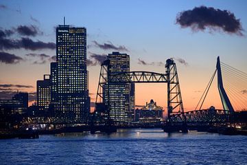coucher de soleil ligne d'horizon Rotterdam sur Rick Keus