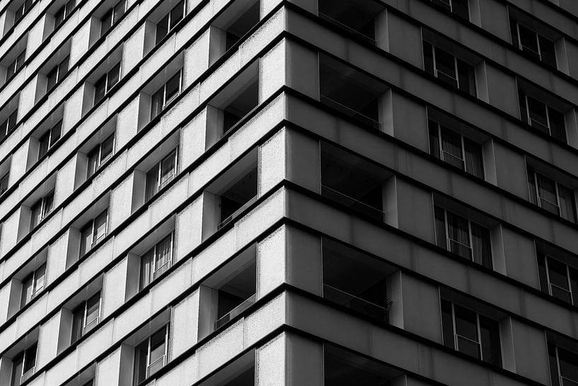 gros plan noir et blanc d'un appartement blanc par Patrick Verhoef