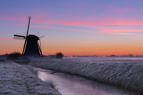 Zonsopkomst boven de molen van Uppel