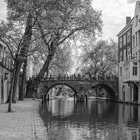 Brug over gracht Utrecht (Gaardbrug) van Ramona Stravers