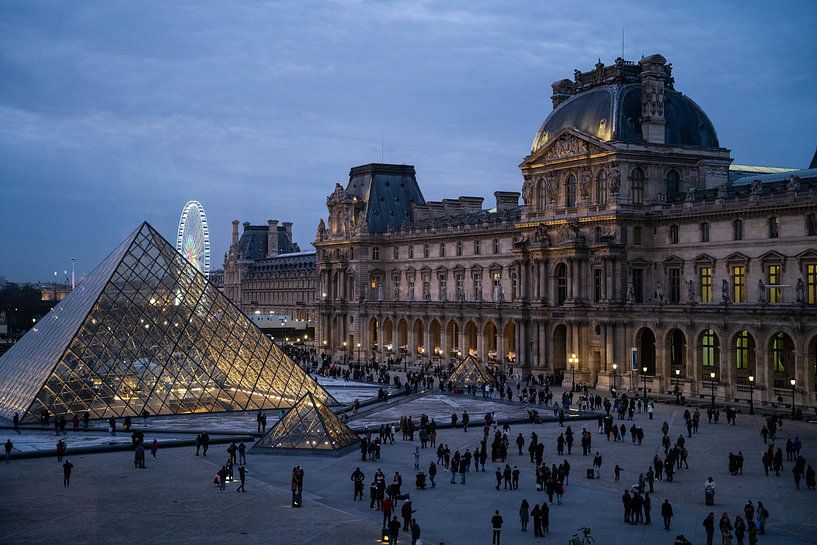 Louvre Museum by Hello Pompoyo