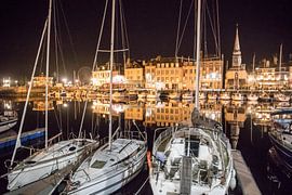 Evening atmosphere in Honfleur by De wereld door de ogen van Hictures