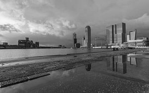 Rijnhaven Rotterdam après la pluie sur Ilya Korzelius