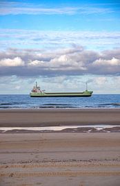 Schiff auf der Nordsee. von Floyd Angenent