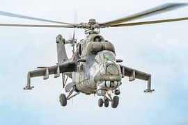Tsjechische Mil Mi-24V Hind E gevechtshelikopter. van Jaap van den Berg