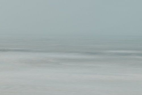 sanfte Wellen im Nebel