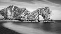 Durdle Door in zwart-wit, Dorset, Engeland van Henk Meijer Photography thumbnail