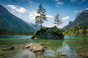 Frühling am Alpensee