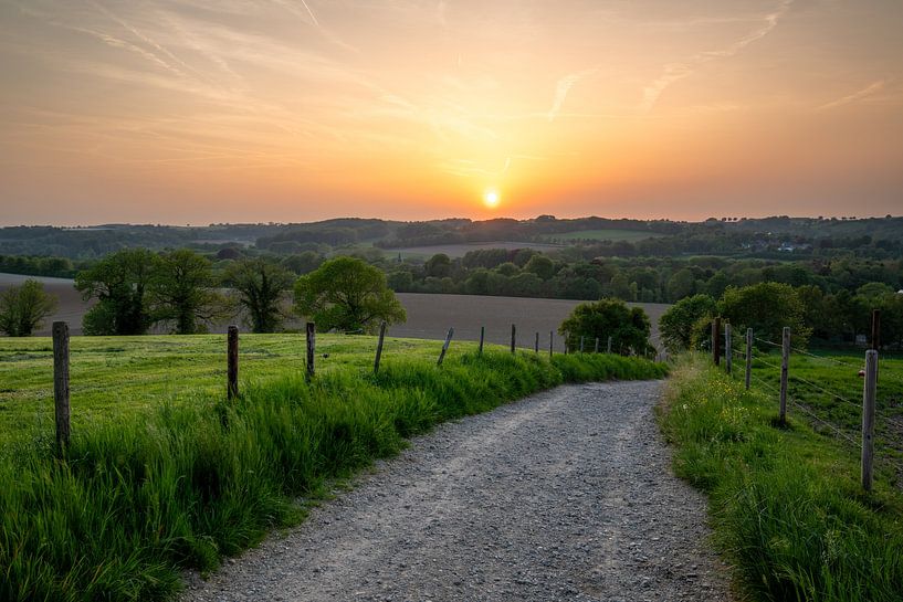 Sonnenuntergang über den Hügeln von Peter Kuipers