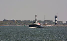 Schlepper Rotterdam auf dem Weg zu einem Containerschiff. von scheepskijkerhavenfotografie