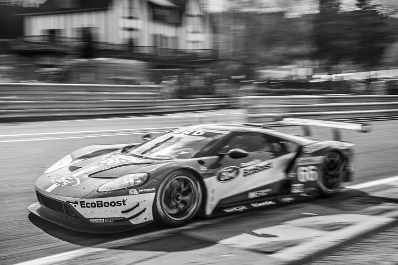 Ford Chip Ganassi Racing Ford GT-raceauto in Eau Rouge van Sjoerd van der Wal Fotografie