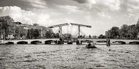 "Een brug, dan kun je heen en terug.. " ( De Magere Brug in Amsterdam ) 